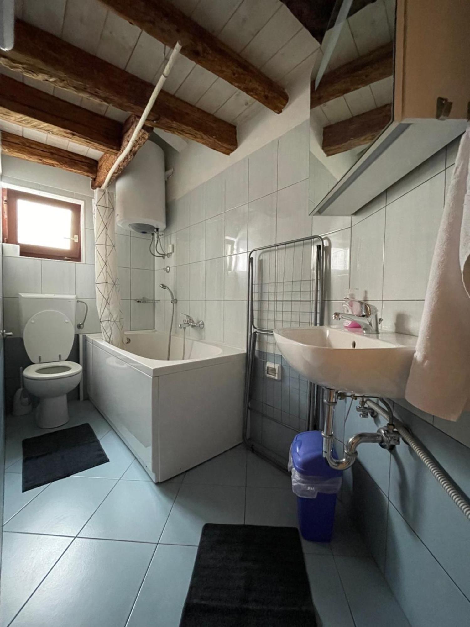 Art Apartma Izola Buitenkant foto